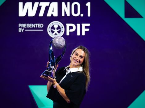 Aryna Sabalenka, 2025 World No. 1 trophy